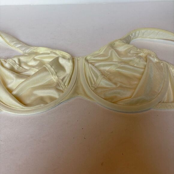 Bali Elegant Cream Bra Underwire No padding Size 38DD - Picture 2 of 6